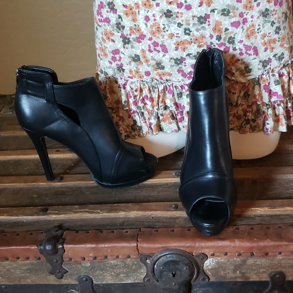 NWOT 5" Peep Toe Bootie